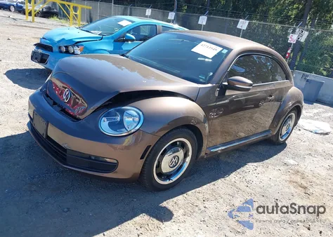 2012 Volkswagen Beetle 2.5L z USA, uszkodzony, nr VIN 3VWJX7ATXCM611959